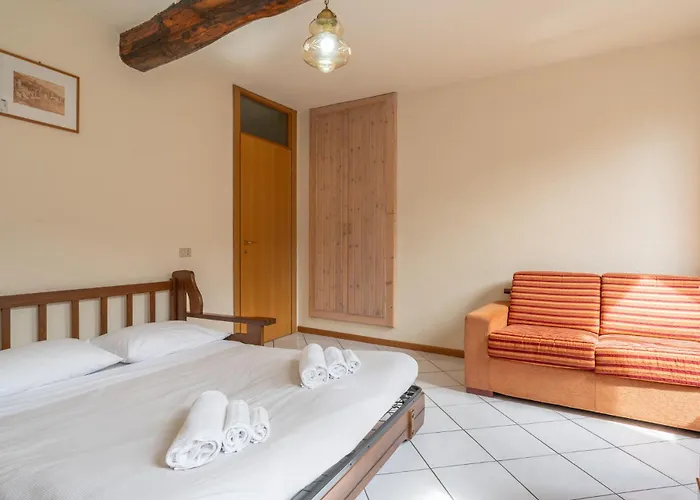 La Corte Antica Di * Laglio